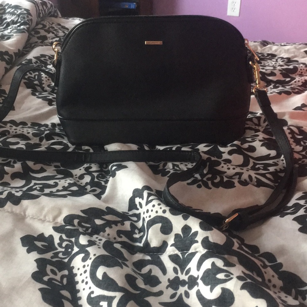 Black pocket book w/strap